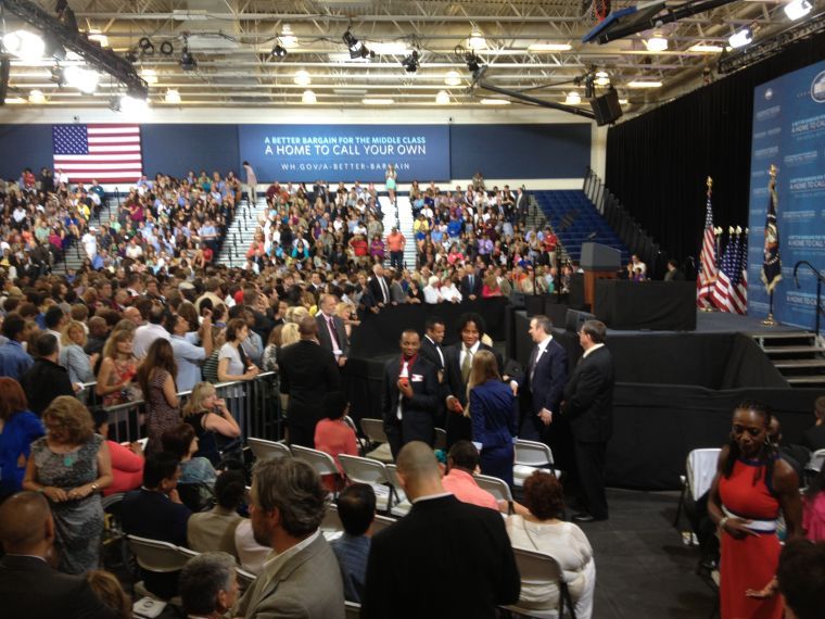 Obama visits Desert Vista
